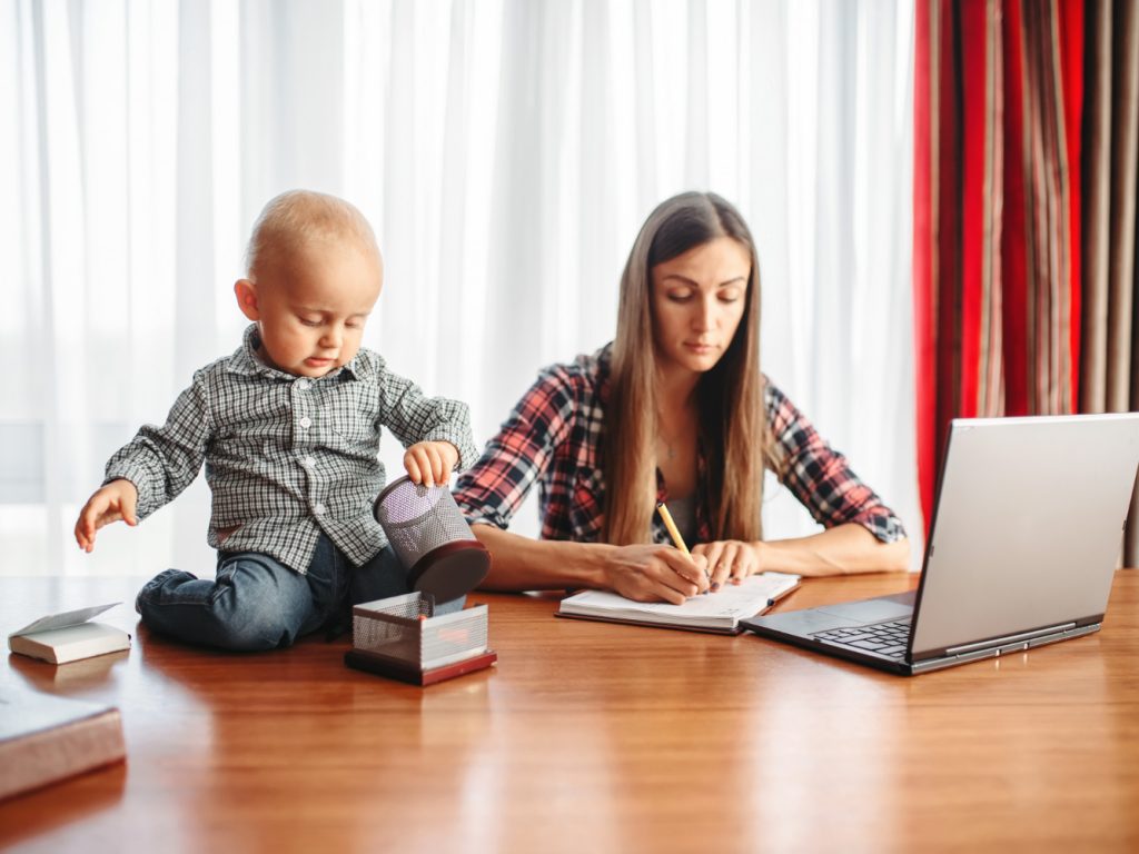 Mères et études : Comment préparer un avenir meilleur pour vous et vos enfants ?